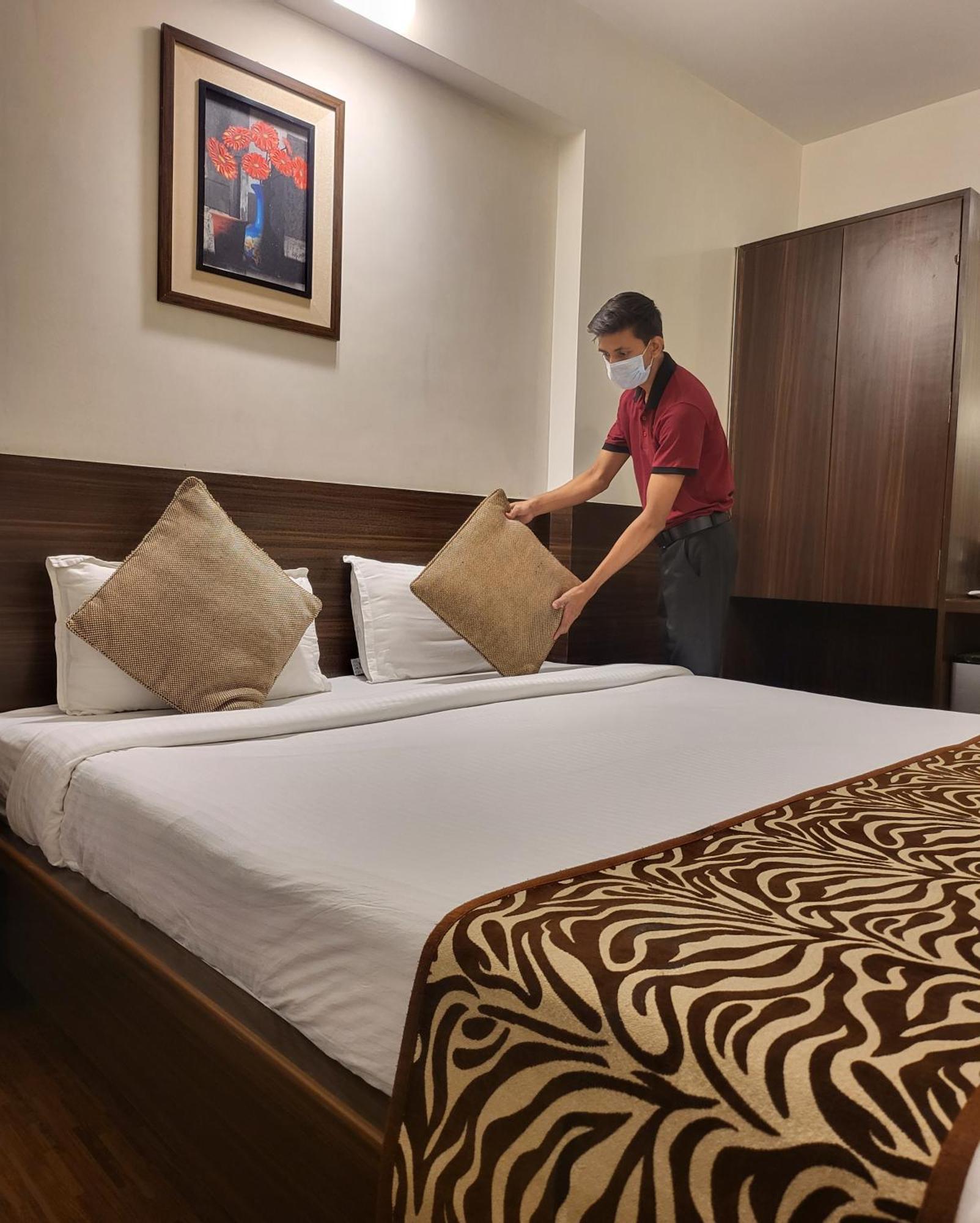 Hotel Maharana Inn Chembur Mumbai Exterior foto